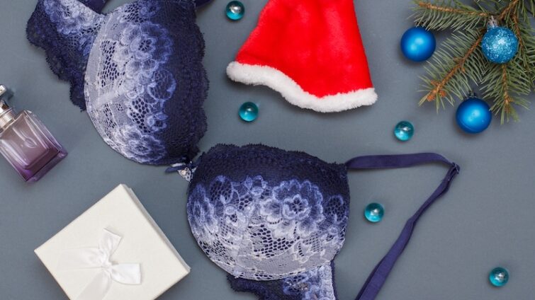 BH, julgranskulor och tomteluva